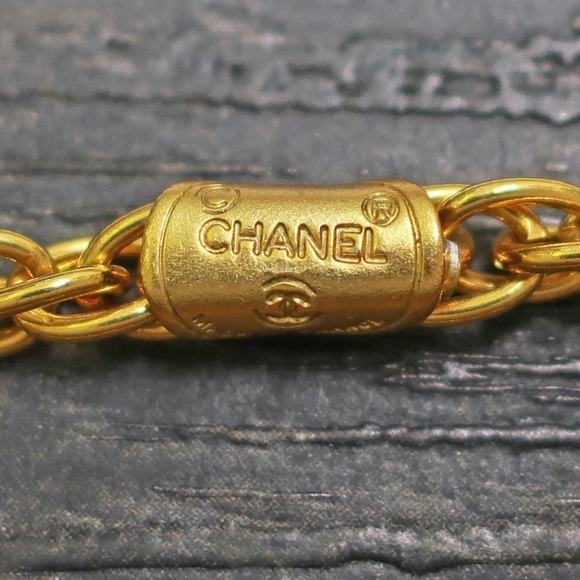 Authentic CHANEL Necklace Pendant - Picture 6 of 11